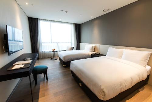 HOTEL NANTA JEJU near Hallasan National Park HOTEL NANTA JEJU near Hallasan National Park