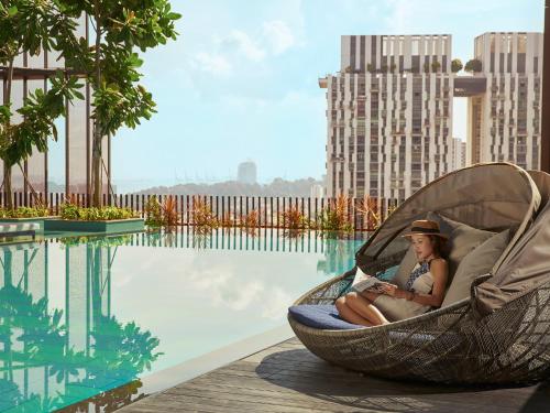 Swimming pool, Oasia Hotel Downtown Singapore by Far East Hospitality in CBD Swimming pool, Oasia Hotel Downtown Singapore by Far East Hospitality in CBD