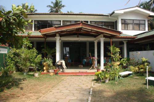 Lily Restaurant and Inn, Kalutara Lily Restaurant and Inn, Kalutara