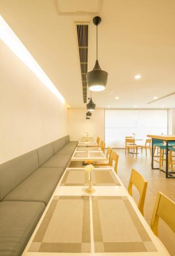 This photo about Hanting Express Xuchang Wenfeng Square shared on HyHotel.com