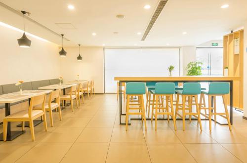 This photo about Hanting Express Fuzhou Liuyi Roundabout shared on HyHotel.com