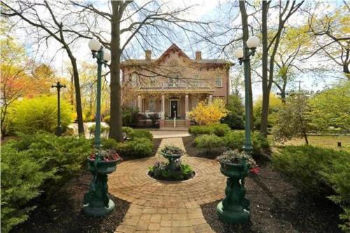 在meiguo.com看到的The Doctor's Inn的介绍图片