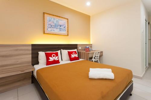 This photo about ZEN Rooms Taman Semabok shared on HyHotel.com