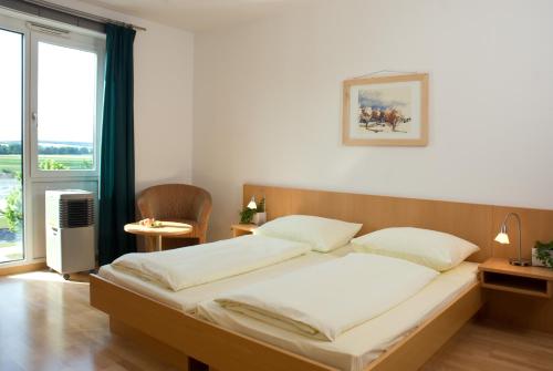 Hotel GIP in กรอสส์เพเทอร์สดอร์ฟ Hotel GIP in กรอสส์เพเทอร์สดอร์ฟ