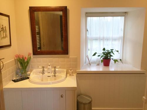 Bathroom, The Annex - Easter Arr in Cawdor Bathroom, The Annex - Easter Arr in Cawdor