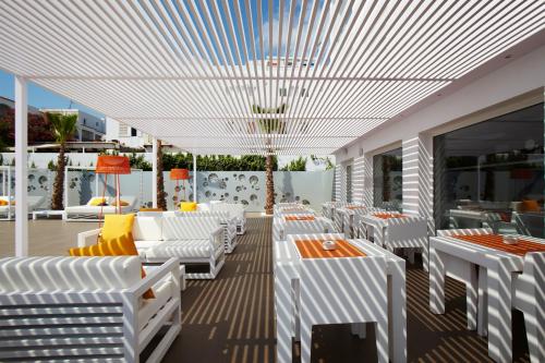레스토랑, 이비자 선- 아파트먼츠 (Ibiza Sun- Apartments) in 이비자 레스토랑, 이비자 선- 아파트먼츠 (Ibiza Sun- Apartments) in 이비자