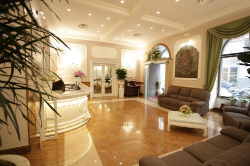 Lobby, Vergilius Billia Hotel in Naples Lobby, Vergilius Billia Hotel in Naples