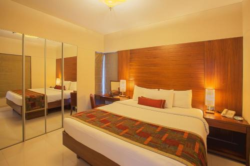 Oakwood Residence Naylor Road Pune near Empress Gardens Oakwood Residence Naylor Road Pune near Empress Gardens