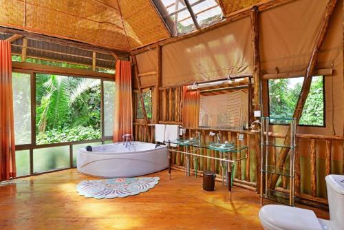 Malakai Eco Lodge in Kajjansi Malakai Eco Lodge in Kajjansi
