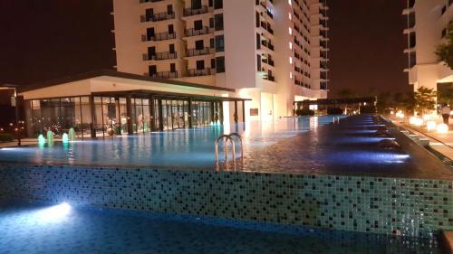 Swimming pool, TREFOIL @ Setia Alam in Shah Alam Swimming pool, TREFOIL @ Setia Alam in Shah Alam
