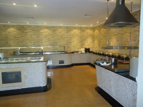 مدخل, فندق شاطىء الظفرة (Dhafra Beach hotel) in جبل الظنة مدخل, فندق شاطىء الظفرة (Dhafra Beach hotel) in جبل الظنة