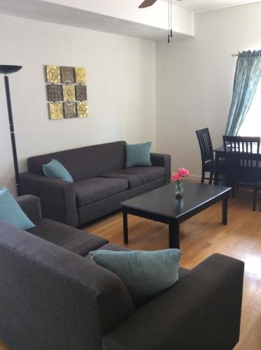 Beautiful Bunker Hill 2 Bd
Beautiful Bunker Hill 2 Bd