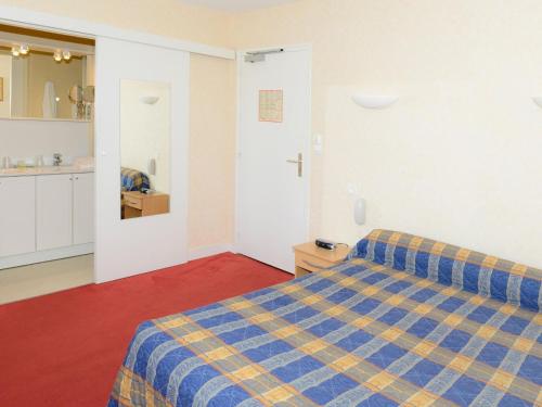 Logis Hotel Restaurant Du Commerce in Falaise Logis Hotel Restaurant Du Commerce in Falaise