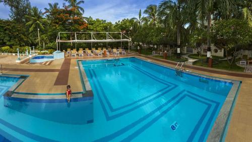 Swimming pool, Ideal Beach Resort in Mamallapuram Swimming pool, Ideal Beach Resort in Mamallapuram