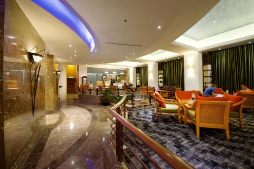 Bar/Lounge, Hotel Royal Kuala Lumpur near Bintang Walk Bar/Lounge, Hotel Royal Kuala Lumpur near Bintang Walk