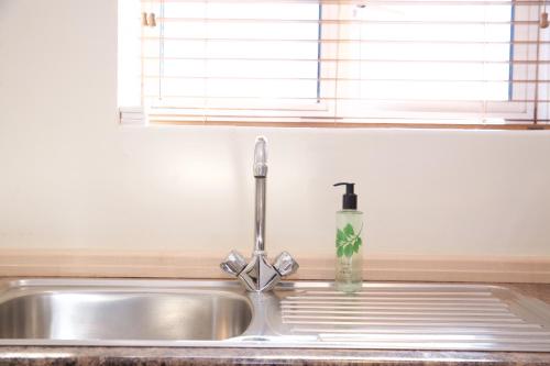 This photo about 1 bed flat in Chelsea off the Kings Road sleeps 4! shared on HyHotel.com