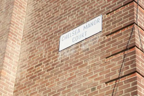 This photo about 1 bed flat in Chelsea off the Kings Road sleeps 4! shared on HyHotel.com