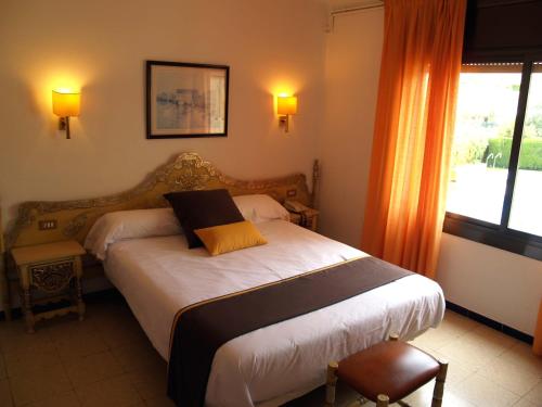 Hotel Hostal del Sol in San Feliu de Guixols Hotel Hostal del Sol in San Feliu de Guixols