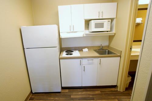 Kitchen, Extended Stay America Select Suites - Jackson - North in Jackson (MS) Kitchen, Extended Stay America Select Suites - Jackson - North in Jackson (MS)