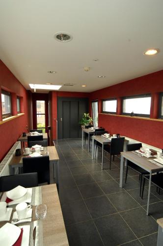 Restaurant, Hotel Le Saint Loup in Gembloux Restaurant, Hotel Le Saint Loup in Gembloux