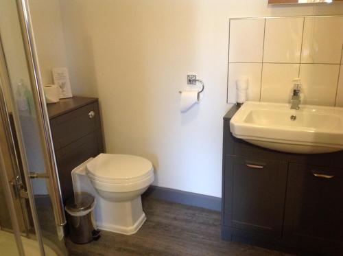 Bathroom, Dunroamin Self-Catering Apartment in Aviemore Bathroom, Dunroamin Self-Catering Apartment in Aviemore