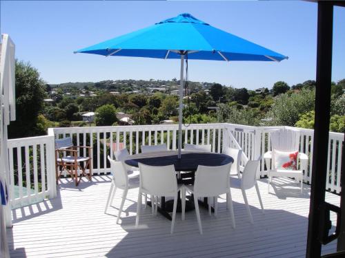 Balcony/terrace, Kiwi House Waiheke in Oneroa Balcony/terrace, Kiwi House Waiheke in Oneroa