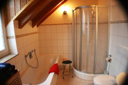ห้องน้ำ, Ferienwohnung Weinberg in กรุนเดา ห้องน้ำ, Ferienwohnung Weinberg in กรุนเดา