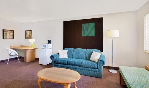 Super 8 By Wyndham Newburgh/West Point Stewart Intl Airport in نيوبورجه Super 8 By Wyndham Newburgh/West Point Stewart Intl Airport in نيوبورجه