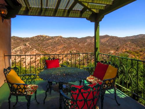 陽台/露台, 托潘加峽谷住宿加早餐旅館 (Topanga Canyon Inn Bed and Breakfast) in 馬力埔 陽台/露台, 托潘加峽谷住宿加早餐旅館 (Topanga Canyon Inn Bed and Breakfast) in 馬力埔