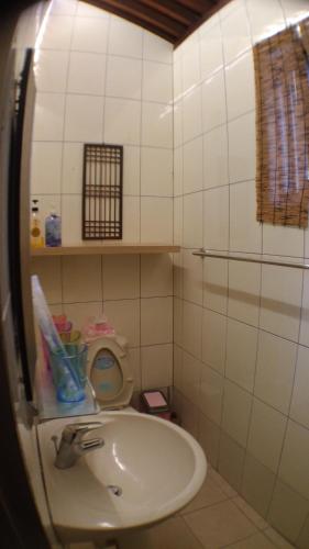 Bathroom, 彼岸古厝民宿-包棟優先--Biiann B&B in Jinning Bathroom, 彼岸古厝民宿-包棟優先--Biiann B&B in Jinning