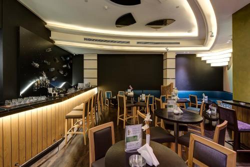 Food and beverages, Raintree Hotel Rolla in Dubai Food and beverages, Raintree Hotel Rolla in Dubai