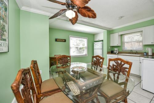 在meiguo.com看到的The Hummingbird by Beachside Management的介绍图片