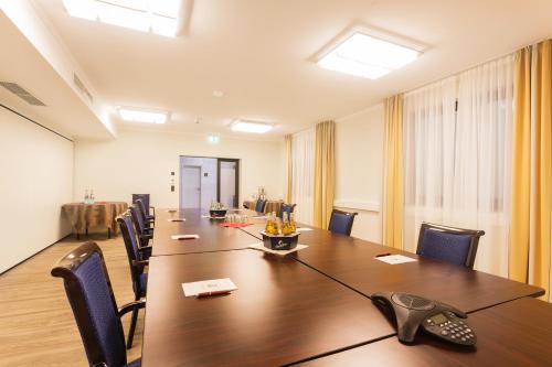 Naam Hotel & Apartment Frankfurt City-Messe Airport - image 5
