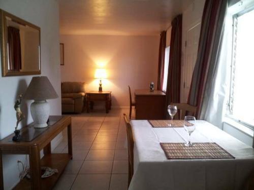 在meiguo.com看到的Shores Terrace的介绍图片