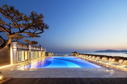 Swimming pool, Paradise Hotel Busan in Busan Swimming pool, Paradise Hotel Busan in Busan