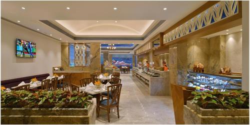 Maistas ir gėrimai, Fortune Landmark, Ahmedabad - Member ITC Hotels' Group in Ahmadabadas Maistas ir gėrimai, Fortune Landmark, Ahmedabad - Member ITC Hotels' Group in Ahmadabadas