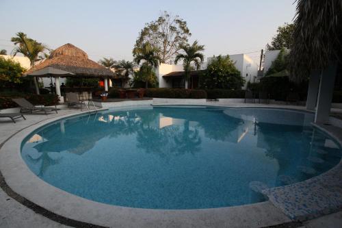 Hotel Villa Blanca Suites