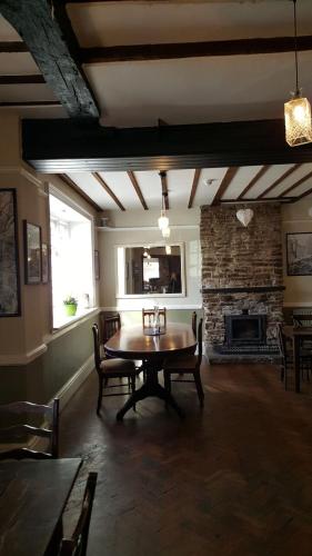 The Crown At Whitchurch Hotel