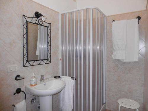 Bathroom, Bed & Breakfast Primavera in Canosa Sannita Bathroom, Bed & Breakfast Primavera in Canosa Sannita