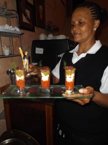 Makanan dan Minuman, Old Mill Lodge , Working Ostrich Farm and Restaurant in Oudtshoorn Makanan dan Minuman, Old Mill Lodge , Working Ostrich Farm and Restaurant in Oudtshoorn