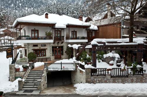 Вхід, Hotel Mpakou in Елаті Вхід, Hotel Mpakou in Елаті