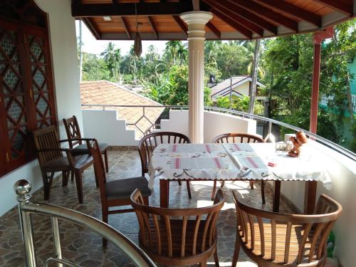 טרקלין, White Elephant Villa & Restaurant in ברובלה טרקלין, White Elephant Villa & Restaurant in ברובלה