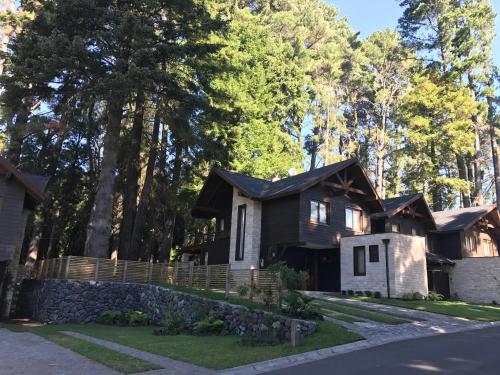 Casa Pucon, Condominio Parque Pinares
Casa Pucon, Condominio Parque Pinares