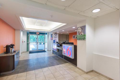 Előcsarnok, Motel 6 Columbia, SC - Fort Jackson Area in Columbia (Dél-Karolina) Előcsarnok, Motel 6 Columbia, SC - Fort Jackson Area in Columbia (Dél-Karolina)