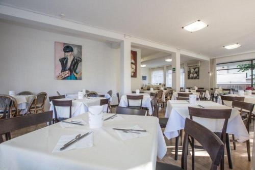 This photo about Hotel Hollywood shared on HyHotel.com