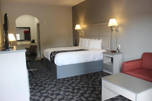 在meiguo.com看到的Paris Inn & Suites的介绍图片