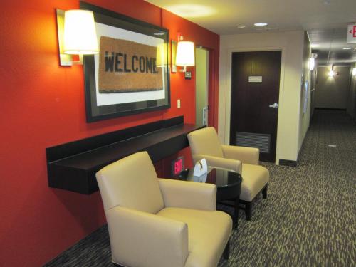 Vestíbulo, Extended Stay America Suites - Seattle - Lynnwood in Lynnwood Vestíbulo, Extended Stay America Suites - Seattle - Lynnwood in Lynnwood
