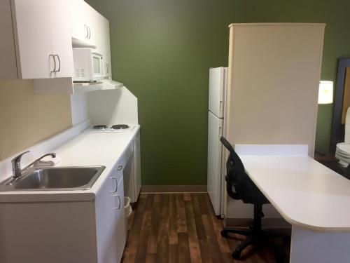 кухня, Extended Stay America Select Suites - Detroit - Novi - Haggerty Road in Детройт (Мічіган) кухня, Extended Stay America Select Suites - Detroit - Novi - Haggerty Road in Детройт (Мічіган)