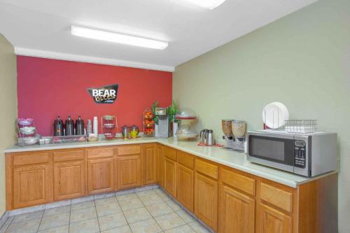 This photo about Travel Stay - Coalinga shared on HyHotel.com