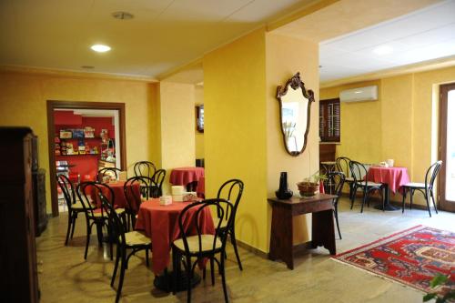 Bar/ Salón, Hotel Valentini Inn in Foligno Bar/ Salón, Hotel Valentini Inn in Foligno